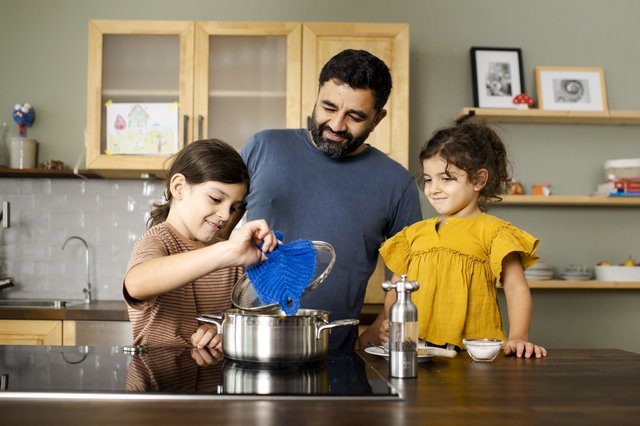 Kochen, essen mit Kindern, Familienküche