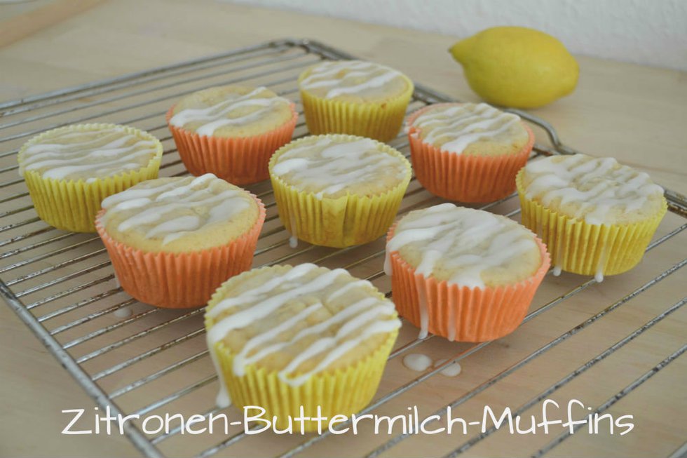 Sommerliche Zitronen-Buttermilch-Muffins