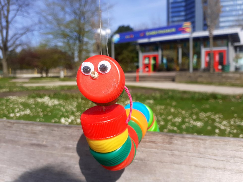 Bunte Wurmmarionetten